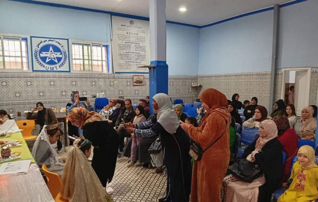 * شبيبة الاتحاد المغربي للشغل بالناظور تحتفي بأطفال المنخرطين والمنخرطات في حفل حناء بهيج * شبيبة الاتحاد المغربي للشغل بالناظور تحتفي بأطفال المنخرطين والمنخرطات في حفل حناء بهيج