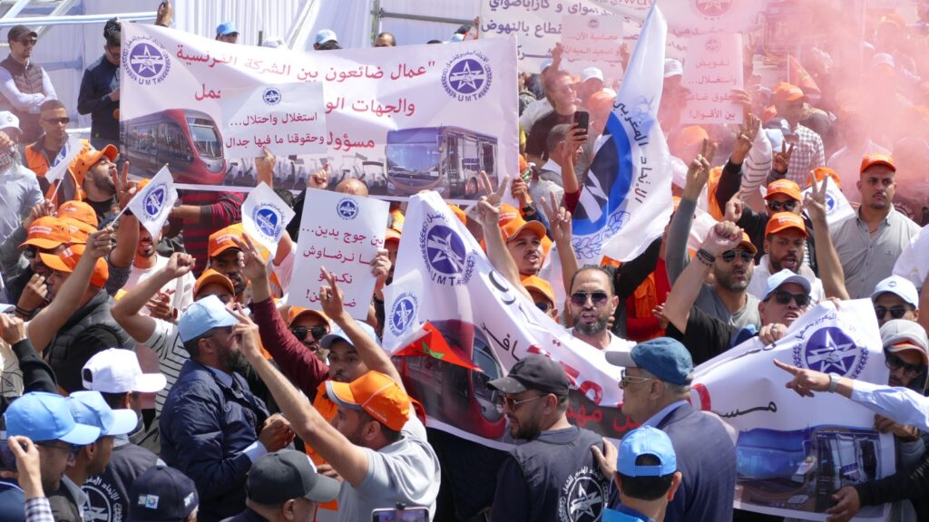 مستخدمو الطرامواي والباصواي يحملون الشارات الحمراء يوم الأربعاء 13 ماي 