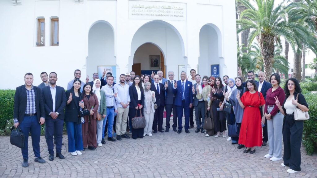 الأمين العام وأعضاء من الأمانة الوطنية يستقبل مجموعة الأساتذة الباحثين في سلك الدكتوراه والماستر بجامعة محمدالخامس الأمين العام وأعضاء من الأمانة الوطنية يستقبل مجموعة الأساتذة الباحثين في سلك الدكتوراه والماستر بجامعة محمدالخامس